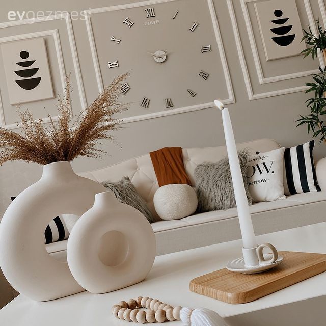 Bu İzmir Evi Açık Renklerden Aldığı Ferahlığı Sıcak Vurgularla Tamamlamış!