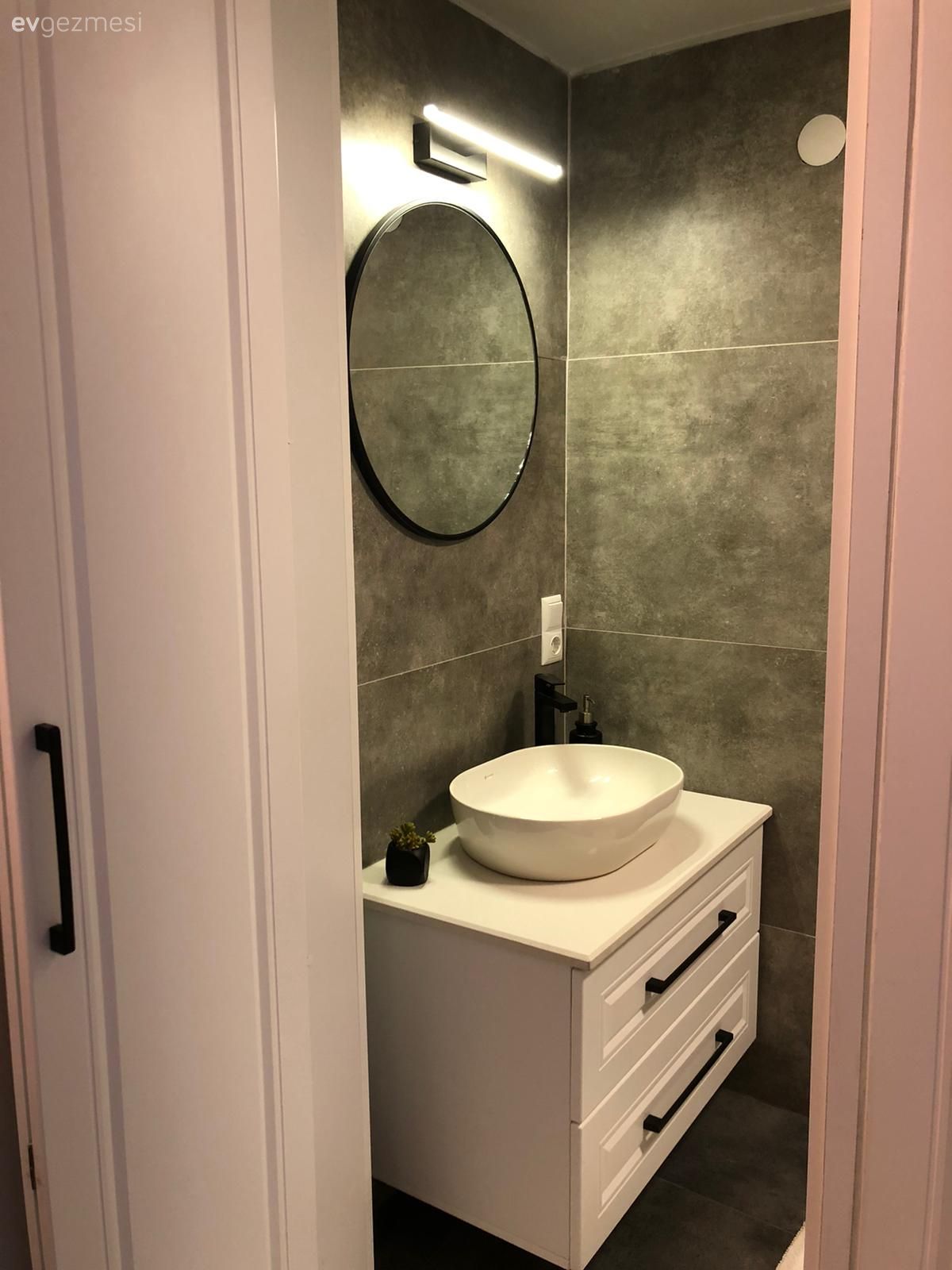 Banyo, Beyaz, Gri, Banyo dolabı, Banyo aynası, Banyo seramikleri