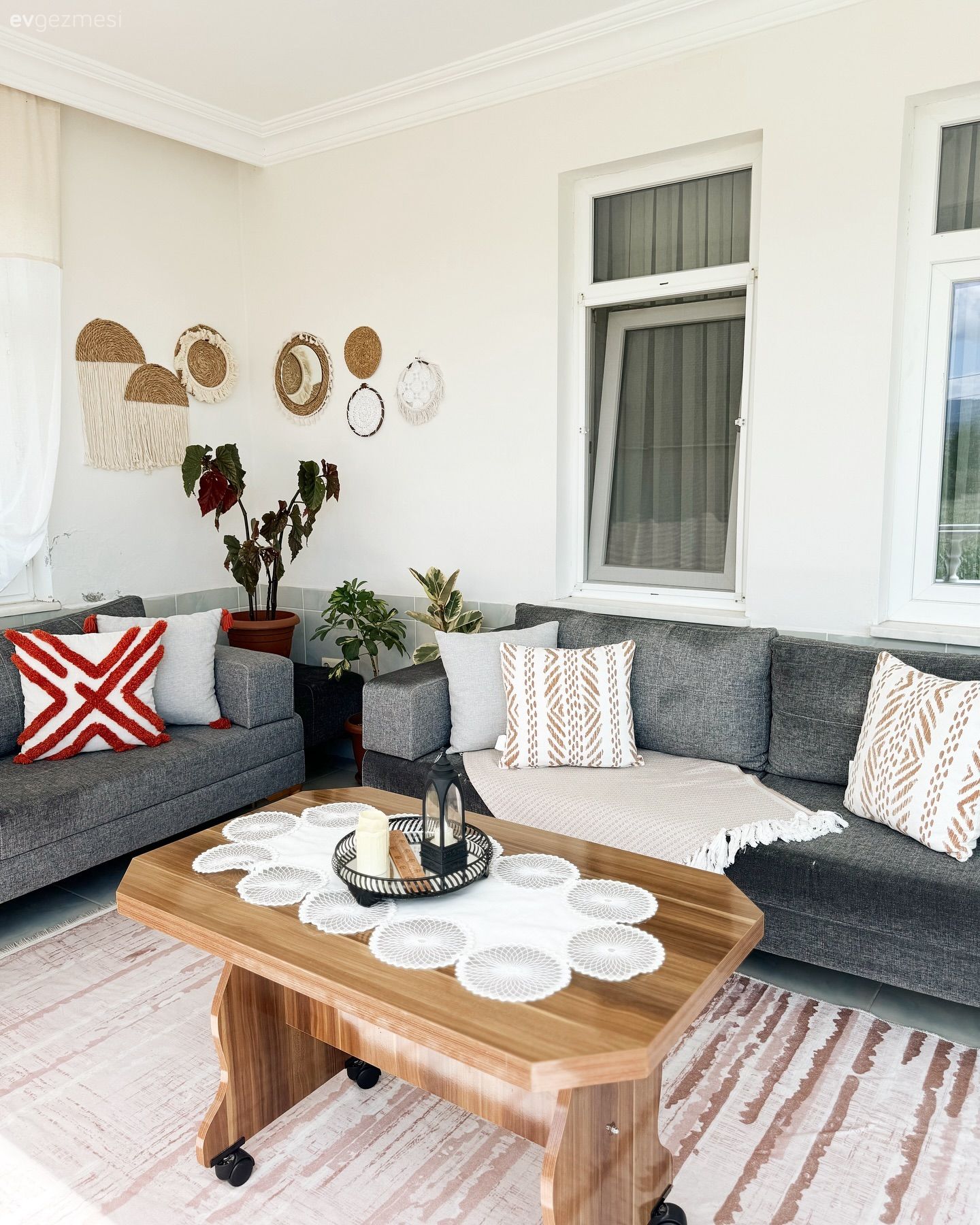 Samsun'daki Bu Geniş Balkon Evin İkinci Salonu Kıvamında!