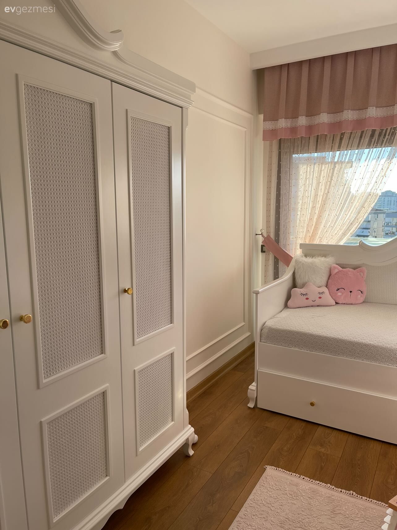 Bu İzmir Evinde Ev Sahibinin Zevkli Seçimleri Kendini Belli Etmiş!