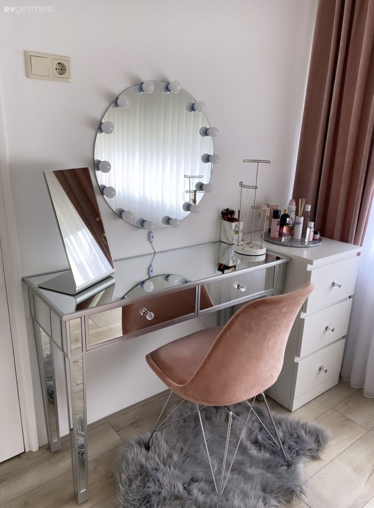 Makyaj masası, Yatak Odası, Sandalye, Pudra pembe, Beyaz, Yuvarlak ayna, Dekoratif ayna
