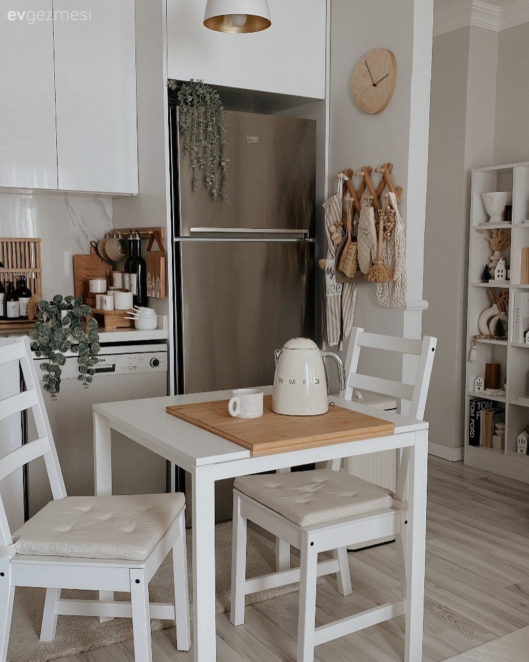 İskandinav, Beyaz mutfak, Mutfak, Beyaz, Mutfak masası, Mutfak sandalyesi, Mutfak aksesuarları