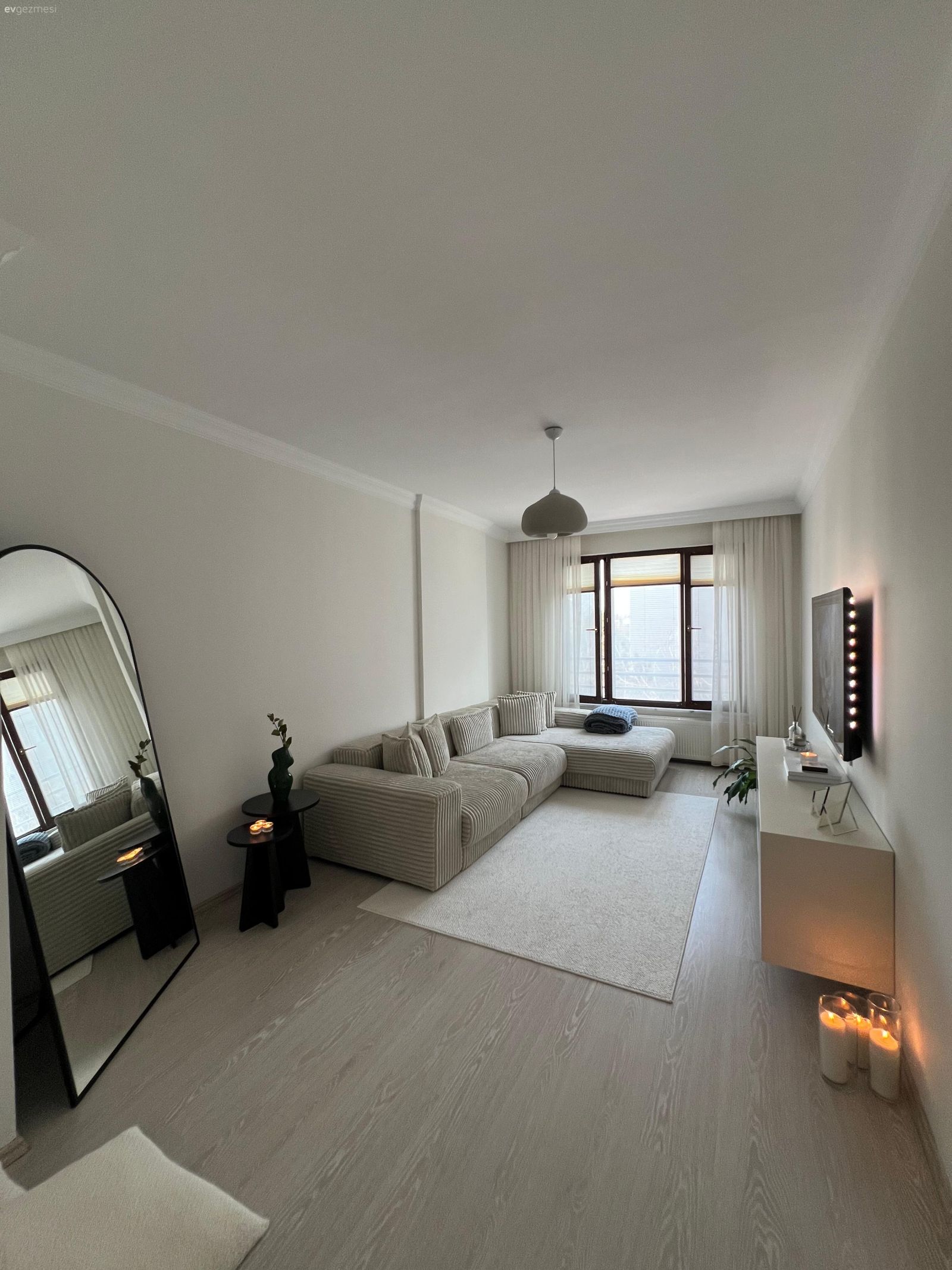 Bu Yalova Evi Dar Alanları Verimli Değerlendirmeye Öncelik Vermiş