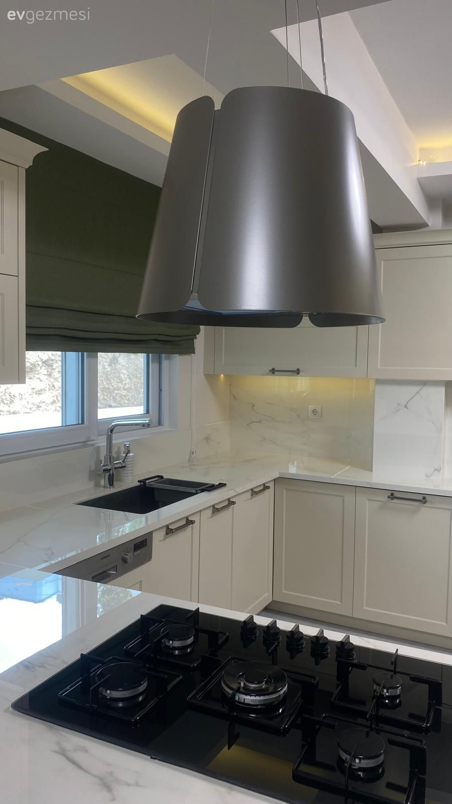 Davlumbaz, Mutfak perdesi, Mutfak tezgahı, Mutfak, Mutfak aksesuarları, Shaker kapaklı dolaplar, Porselen tezgah, Led aydınlatma, Aydınlatma