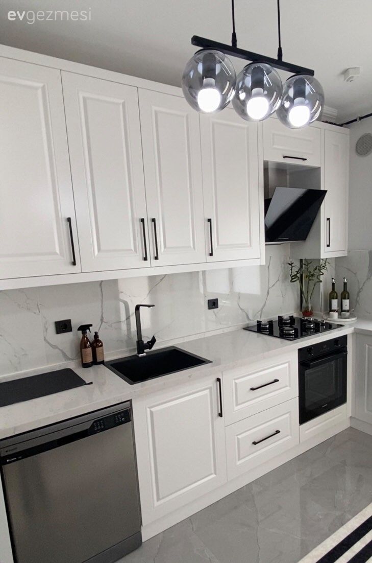 Mutfak, Beyaz, Siyah, Modern mutfak, Ankastre, Mutfak tezgahı, Mutfak tezgah arası, Tezgah arası seramik, Davlumbaz, Mutfak Avize Modelleri, Mutfak zemin seramikleri