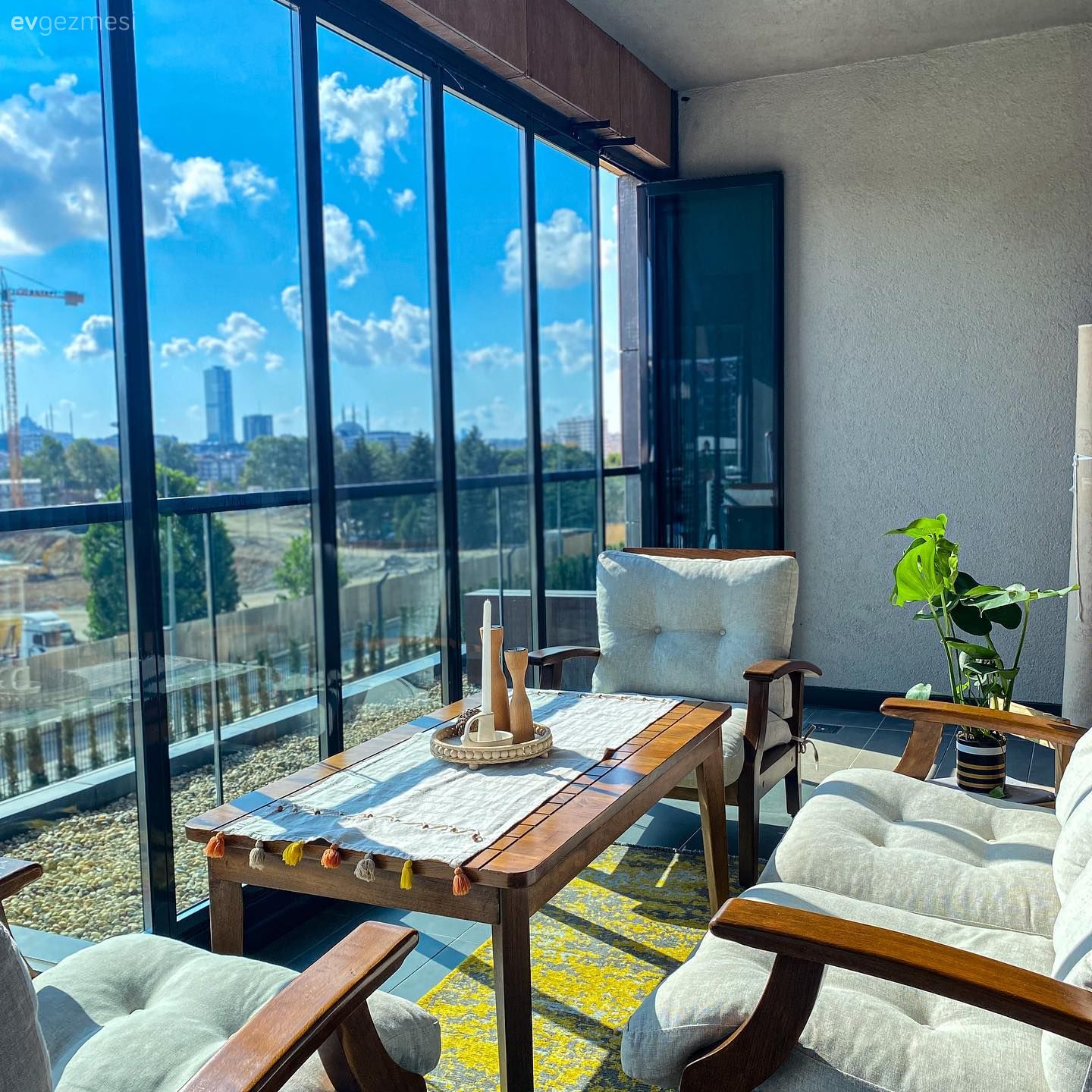 Balkon, Modern, Beyaz, Kahverengi, Ahşap Mobilya, Kapalı balkon