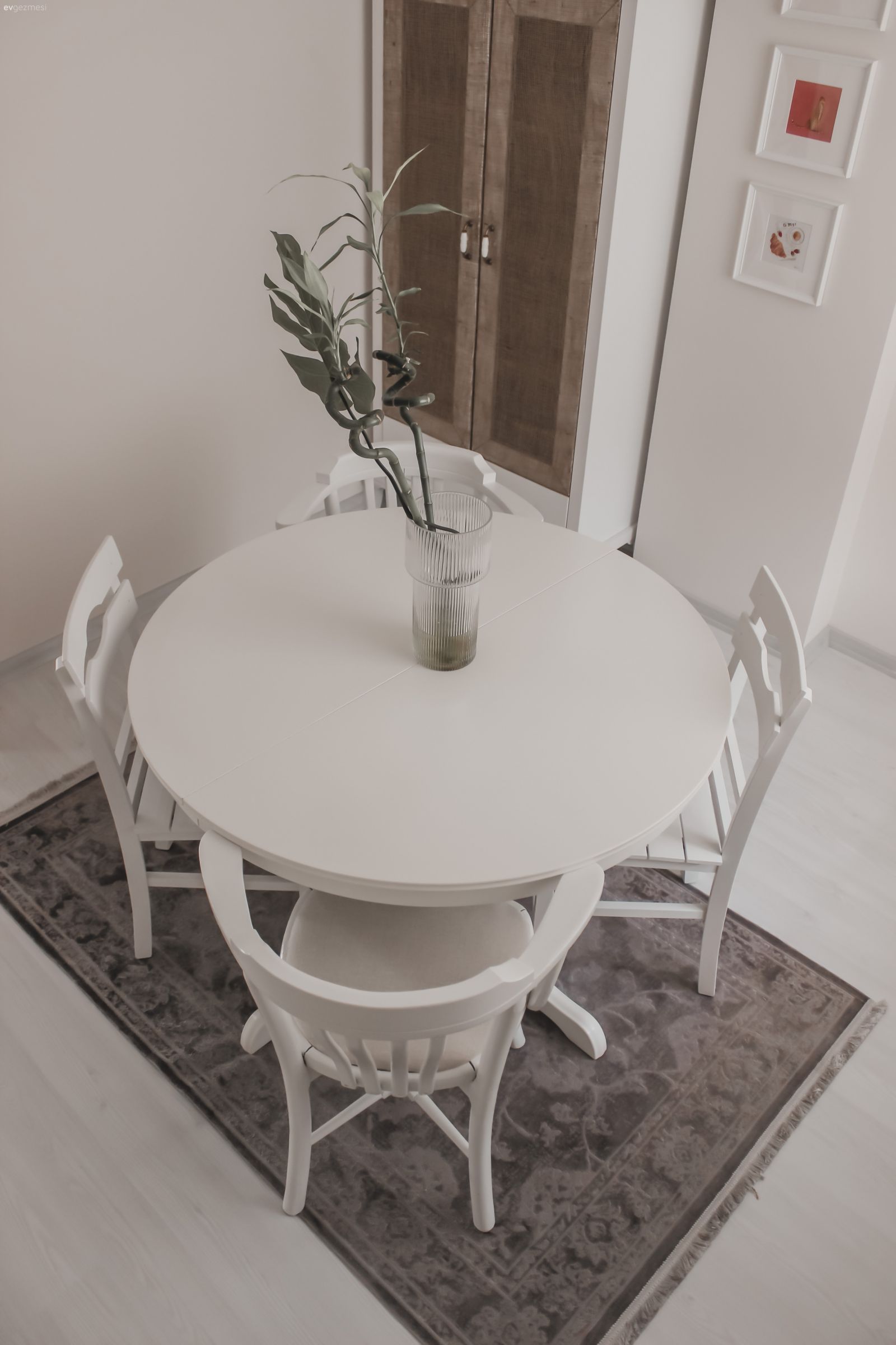 Bu Evde Ne Renkler Göz Yoruyor Ne De Eşyalar Boş Yer Kaplıyor!