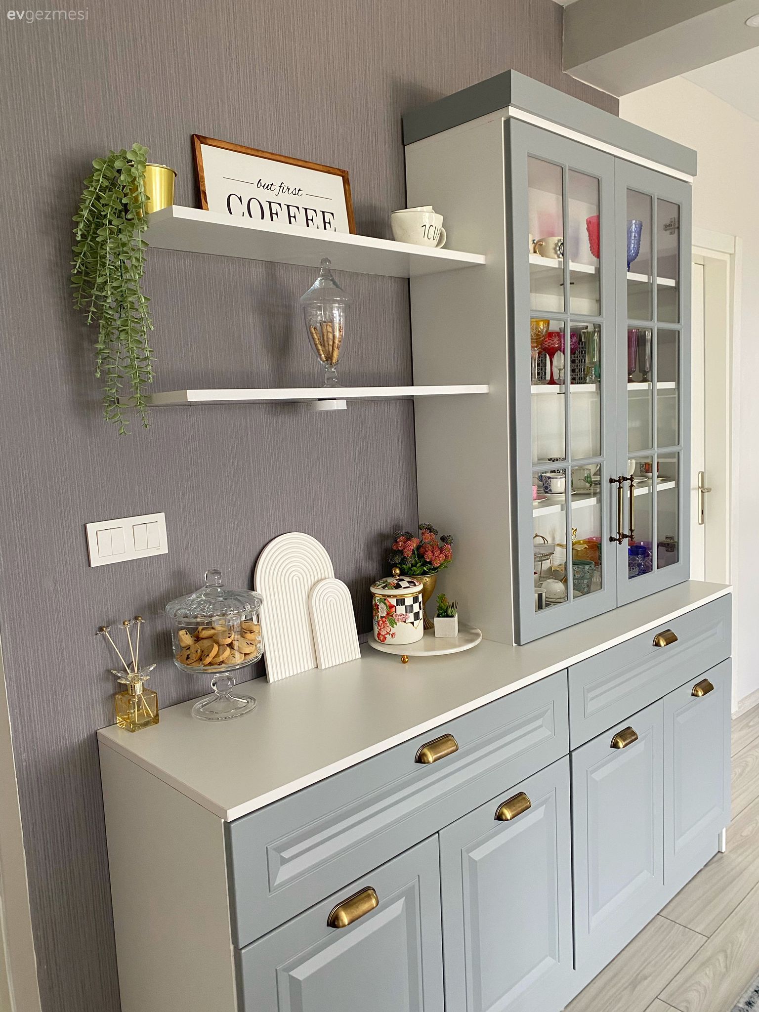 Bu Geniş Mutfakta Kahve Köşesinin Tadı Bambaşka!