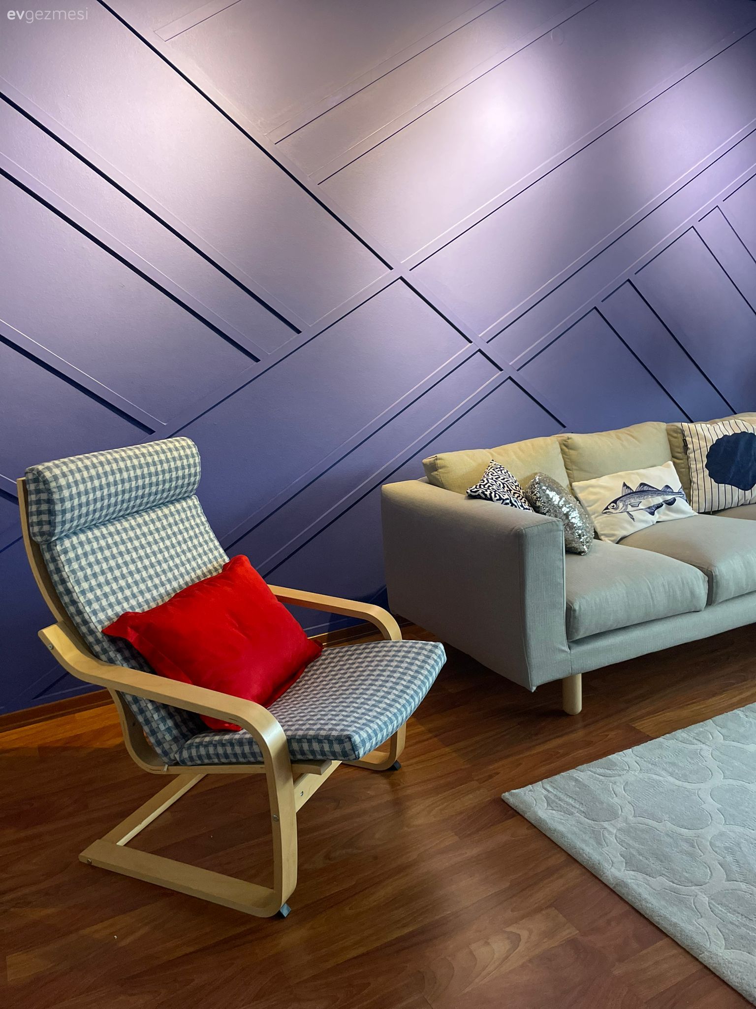 Mavi duvar, Bej, Mavi, Duvar çıtalama, Koltuk takımı, Berjer, Parke
