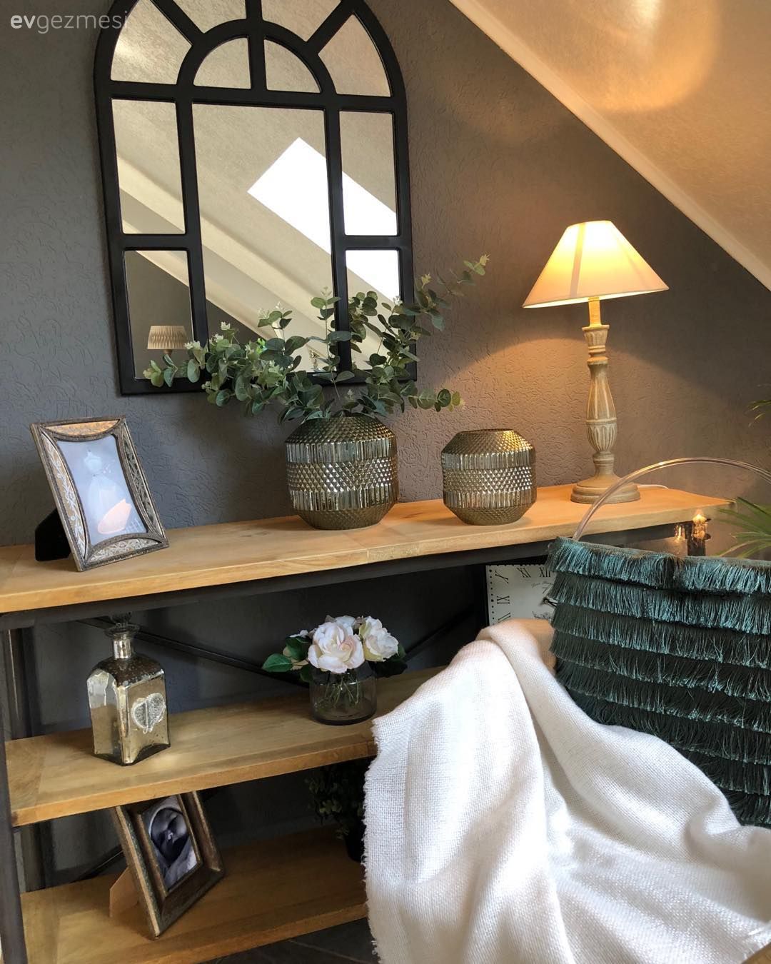 Ev Gezmesi: Dekoru ve Aksesuarlarıyla Şık Bir Çatı Katı