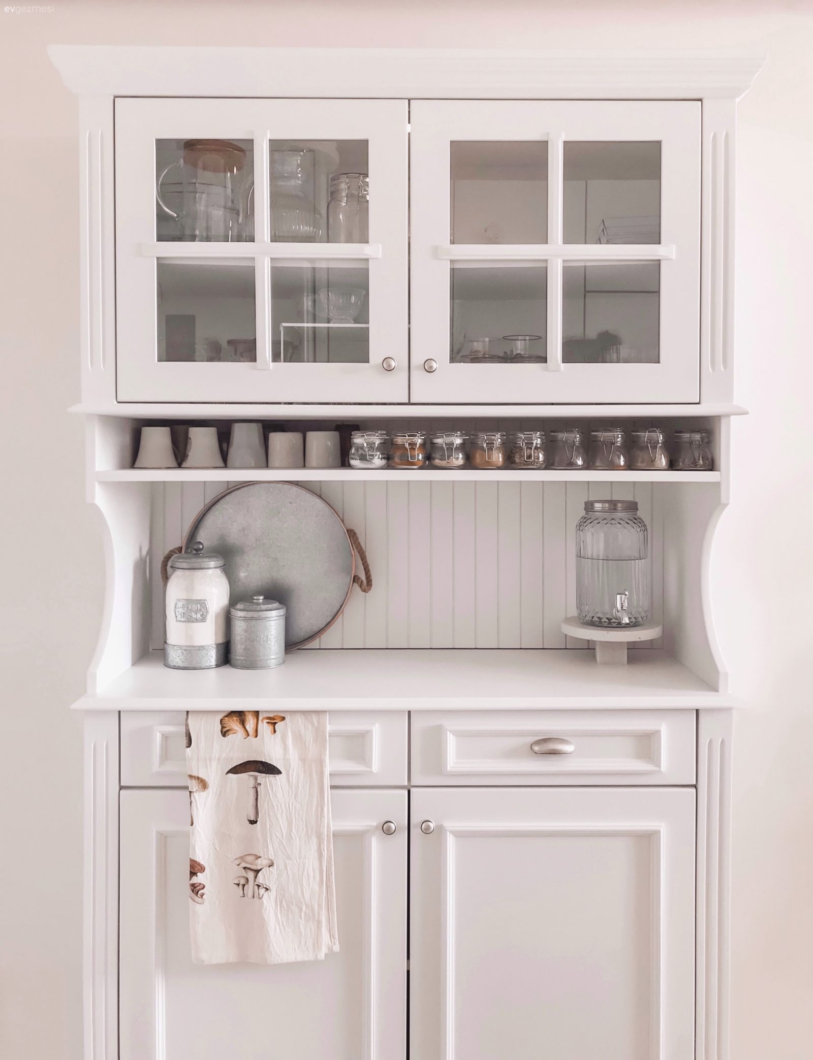 Bu Evde Ne Renkler Göz Yoruyor Ne De Eşyalar Boş Yer Kaplıyor!