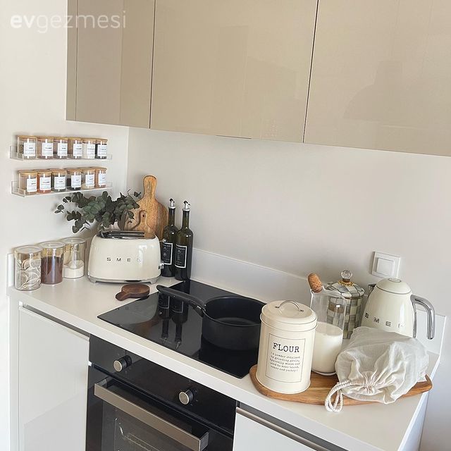 Capuccino mutfak, Mutfak, Beyaz, Siyah, Ankastre, Mutfak tezgahı, Mutfak tezgah arası, Kulpsuz mutfak dolabı, Mutfak aksesuarları