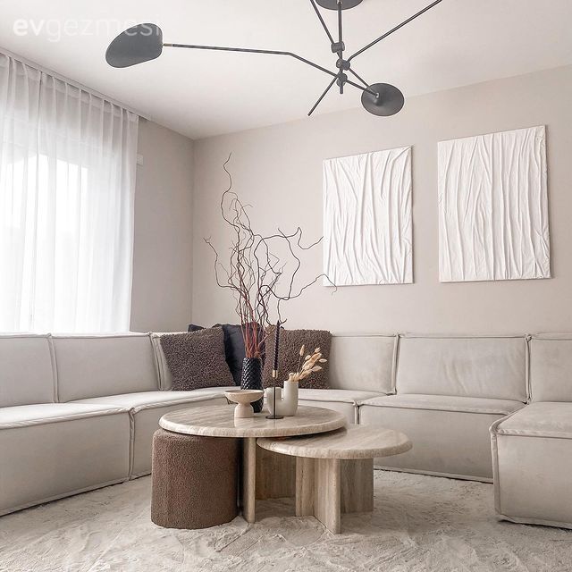 Tablo, Duvar dekorasyonu, Köşe koltuk, Koltuk takımı, Orta sehpa, Sehpa, Ahşap Mobilya, Halı, Salon halısı, Tül perde, Perde, Avize, Aydınlatma