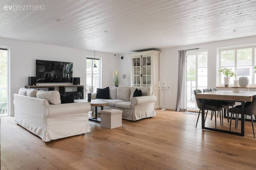 Her Mevsim Kullanılan Havuzu ile Keyfine Düşkün Bir Müstakil Ev