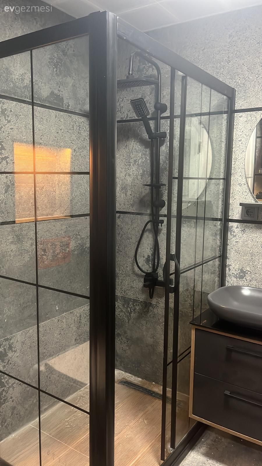 Öncesi Demode Sonrası Modern: İstanbul'dan Bir Banyo Değişimi