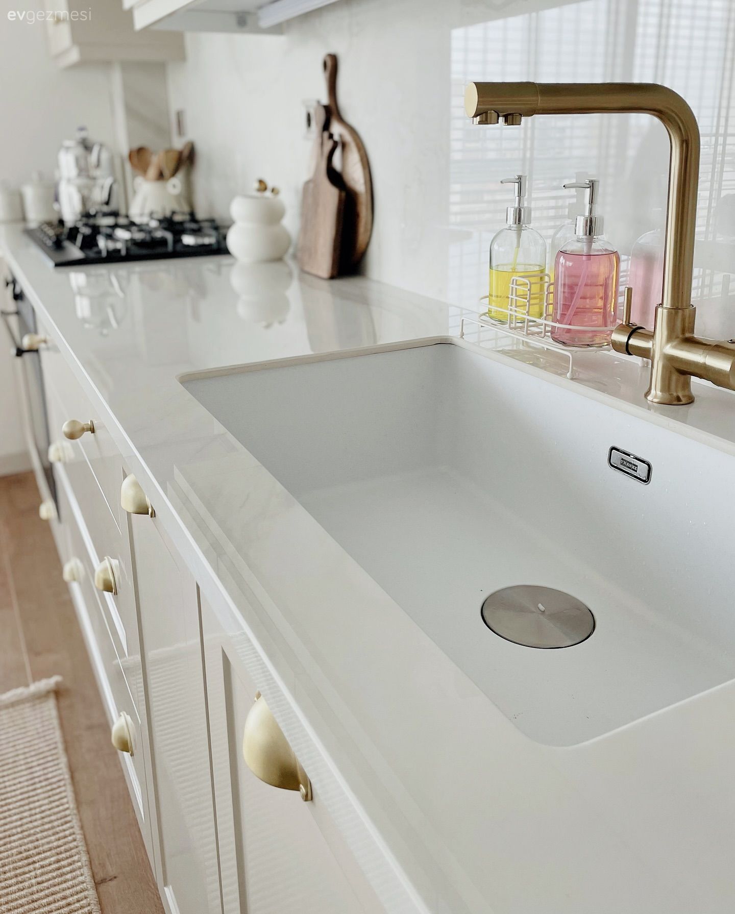 Eviye , Shaker kapaklı dolaplar, Mutfak, Mutfak aksesuarları, Mutfak tezgahı, Mutfak tezgah arası