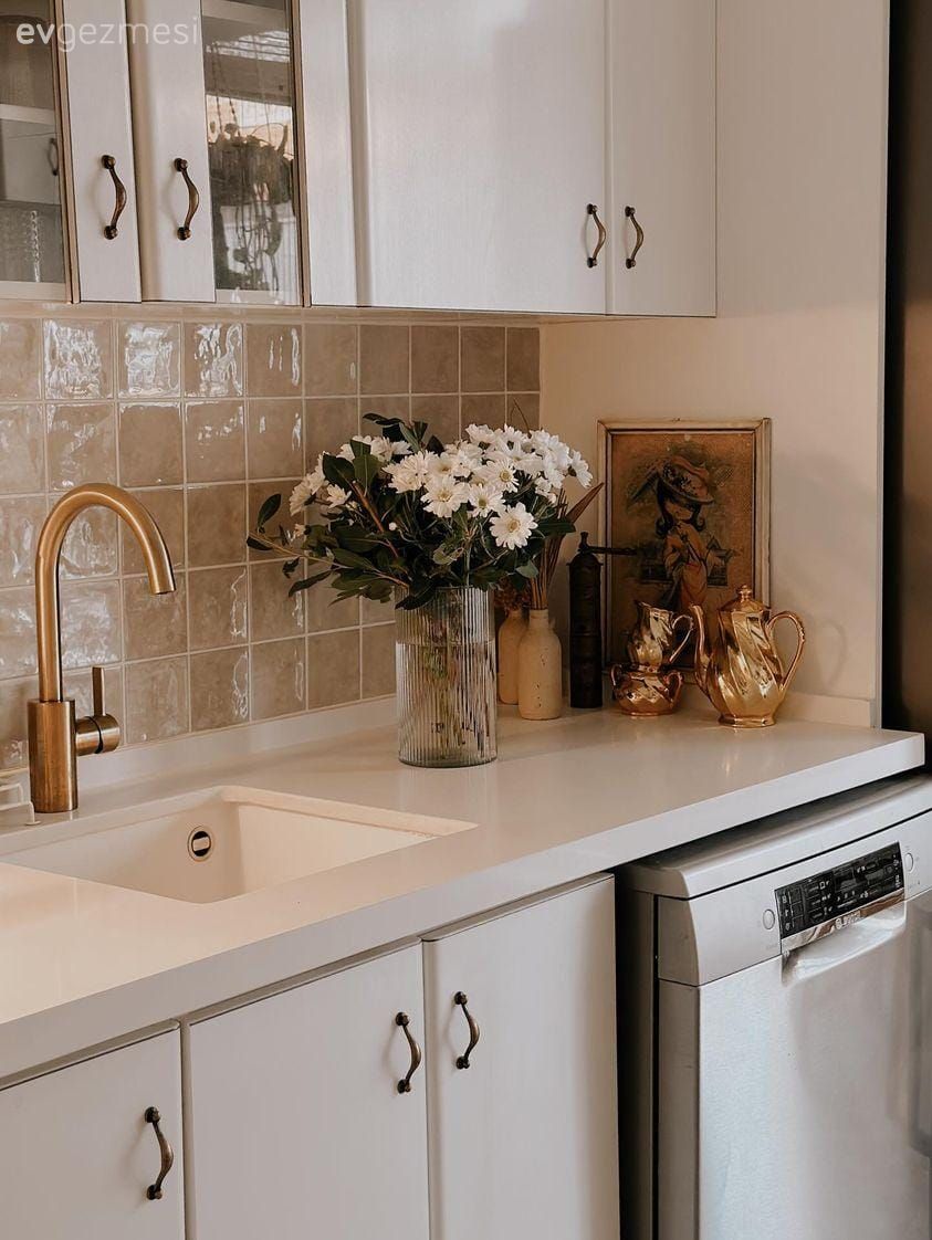 Mutfak, Beyaz, Vizon, Mutfak tezgahı, Mutfak tezgah arası, Tezgah arası seramik, Mutfak aksesuarları, Eviye 