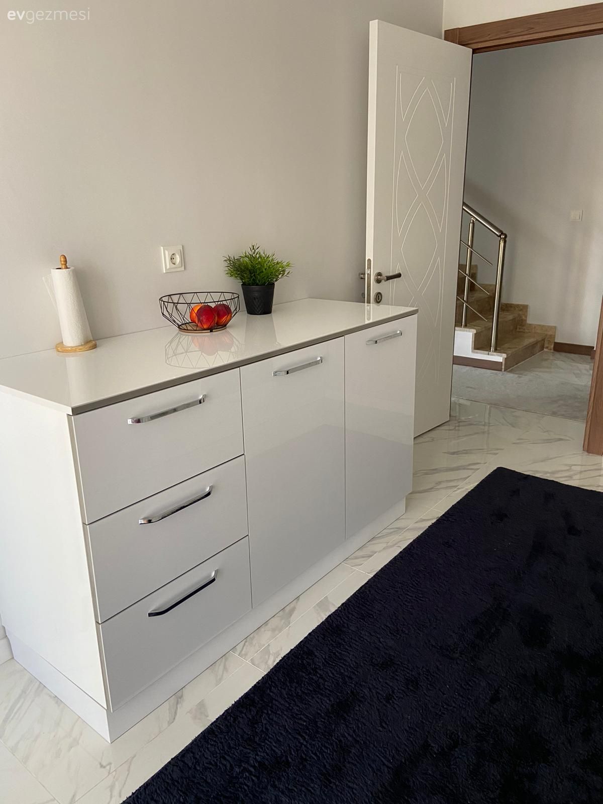 Mutfak, Beyaz mutfak, Füme, Ekstra mutfak dolabı, Mutfak zemin seramikleri, Mutfak halısı