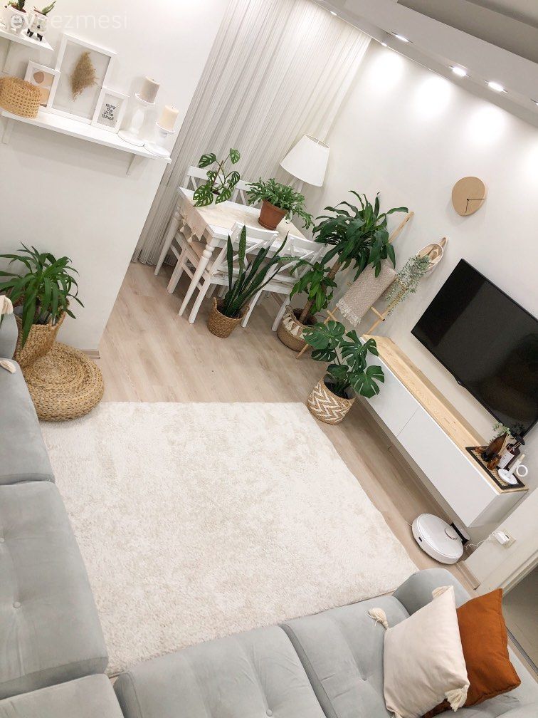 Salon, Bohem Dekorasyon, Modern, Gri, Turuncu, Beyaz, Köşe koltuk, Koltuk takımı, Halı, Salon halısı, Kırlent, Ev tekstili, Duvar dekorasyonu, Ev bitkisi, Hasır puf, Sandalye, Yemek masası, Tv ünitesi, Tv ünitesi aksesuarları, Ev Aksesuar, Duvar rafı