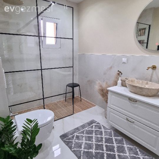 Öncesi&Sonrası: Beyazlara Bürünmüş Ferah Bir Banyo