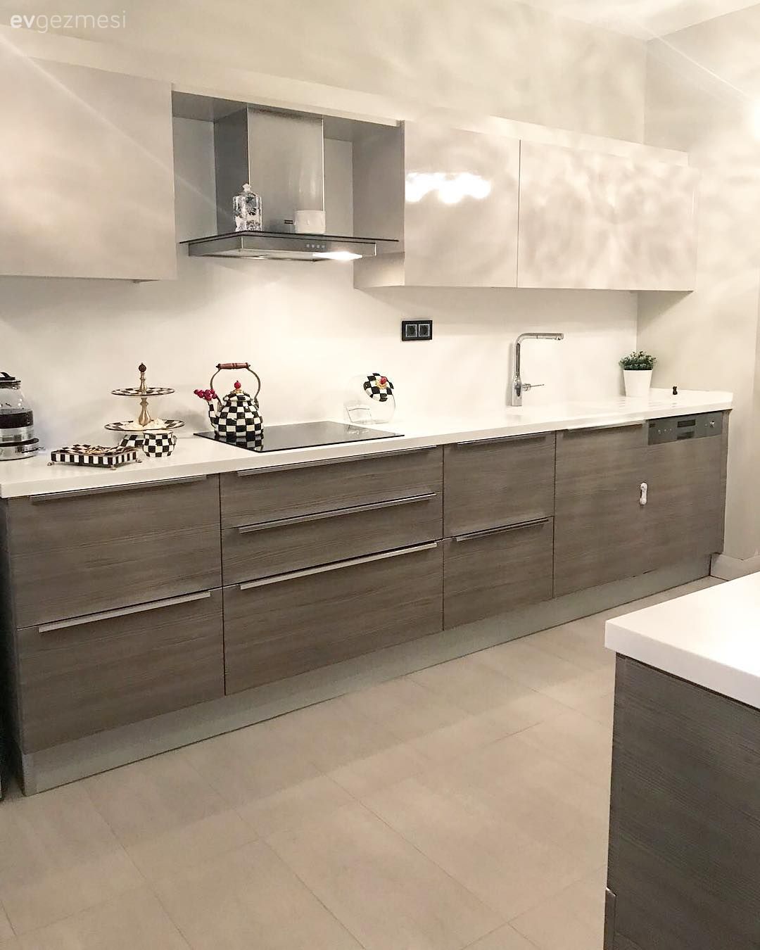 Mutfak, Beyaz, Vizon, Mutfak tezgahı, Mutfak tezgah arası, Davlumbaz, Ankastre, Mutfak aksesuarları, Mutfak zemin seramikleri