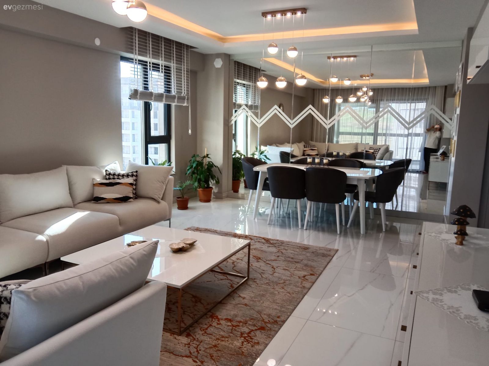 Bu Çanakkale Evinde Modern Stilin Arasına Art Deko Serpiştirilmiş!