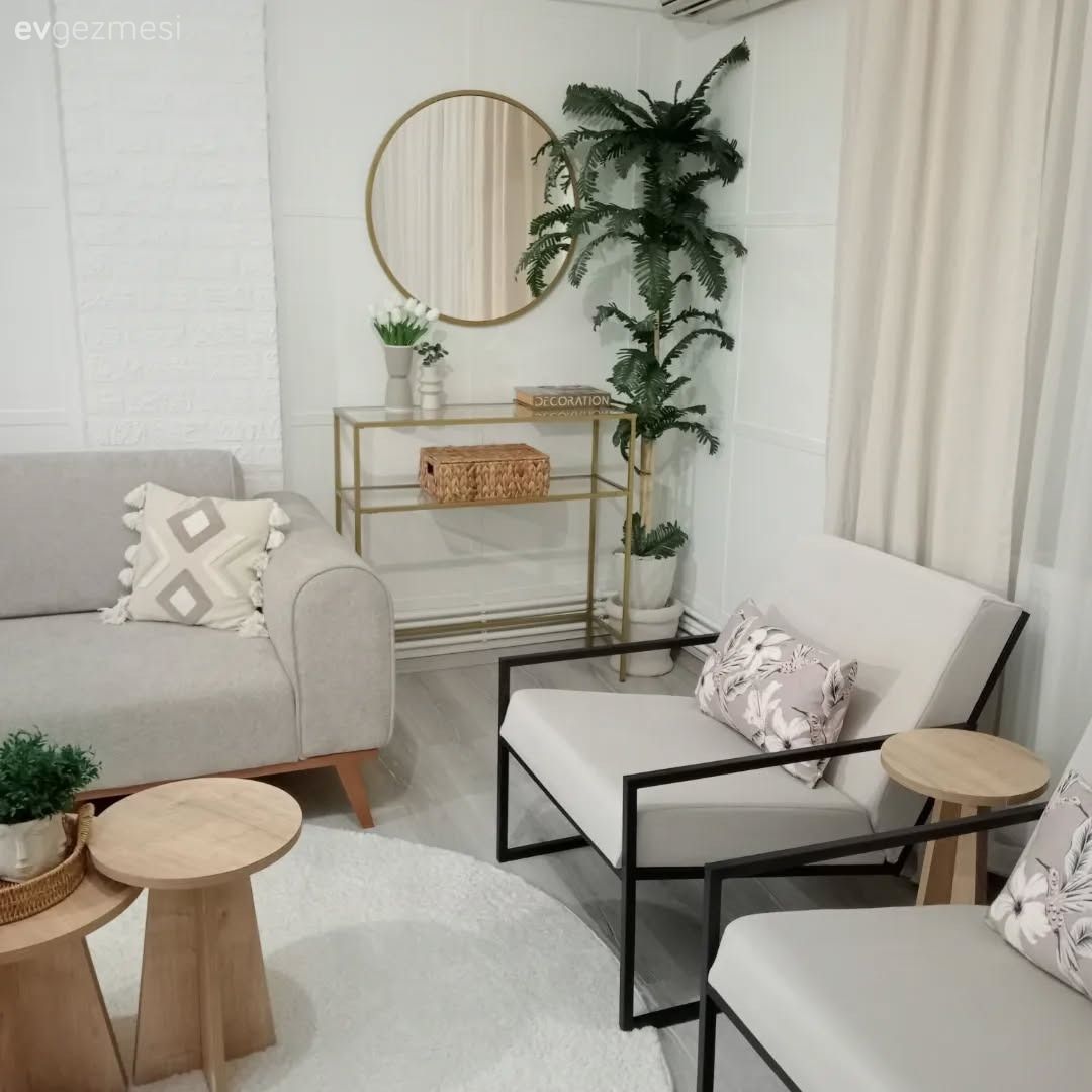 Salon, Krem, Bej, Beyaz, Koltuk takımı, Dresuar, Ev bitkisi, Tül perde, Perde, Berjer, Yan sehpa, Sehpa, Kırlent, Ev tekstili, Halı