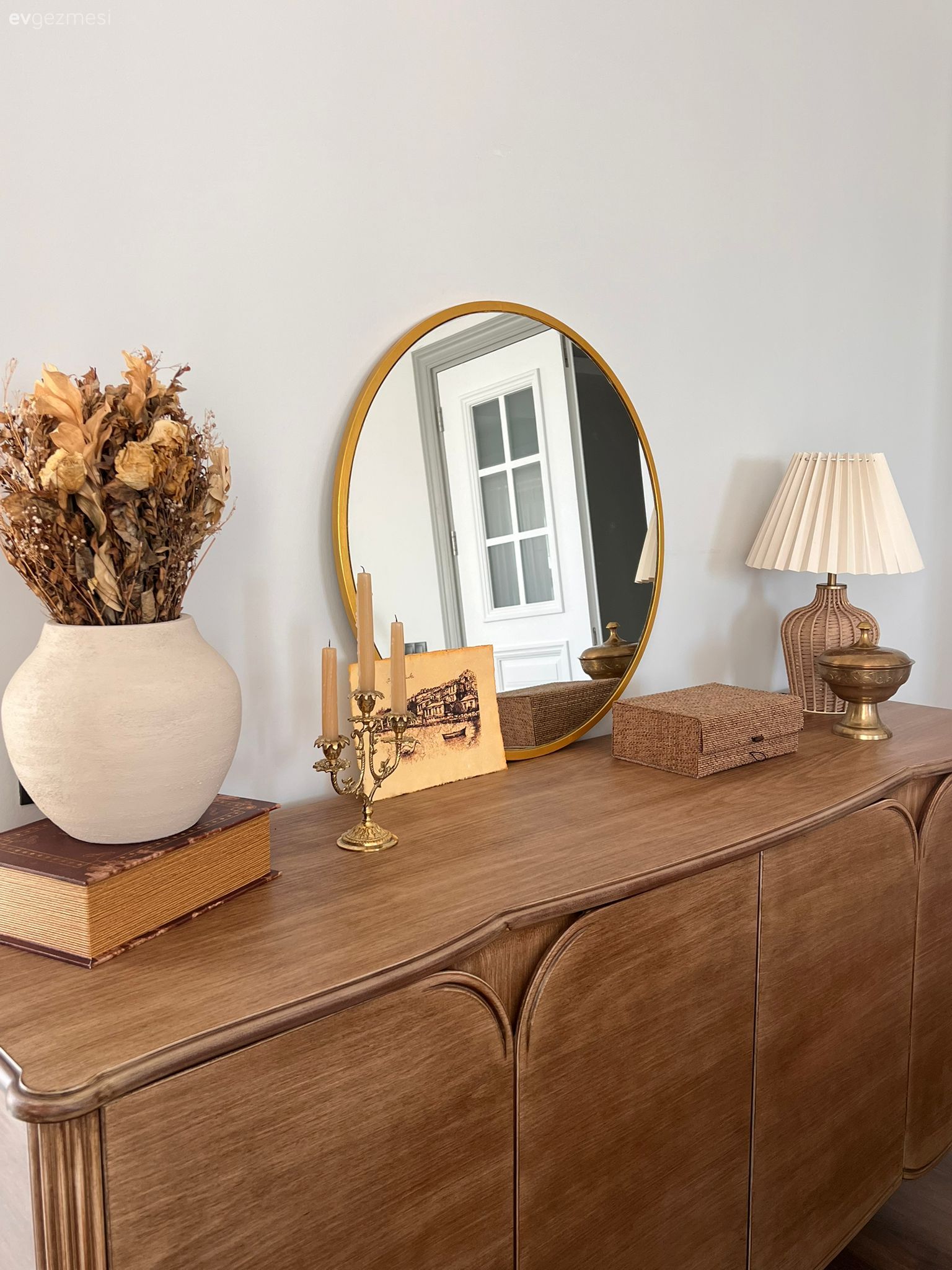 Bu Erzurum Evinde Ayrı Yerlerden Alınan Parçaların Uyumu Var