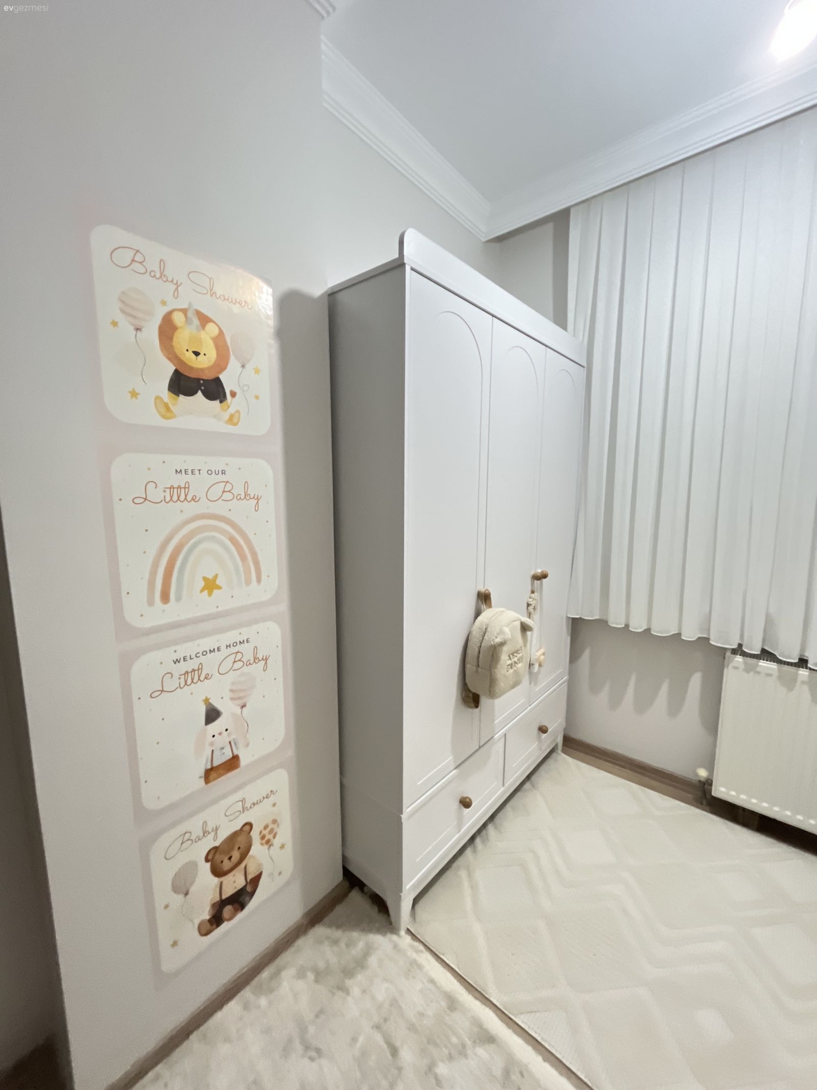 Beyaz, Gardrop, Yatak Odası, Tül perde, Perde, Halı, Duvar dekorasyonu