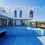 Müstakil Ev, Dış cephe