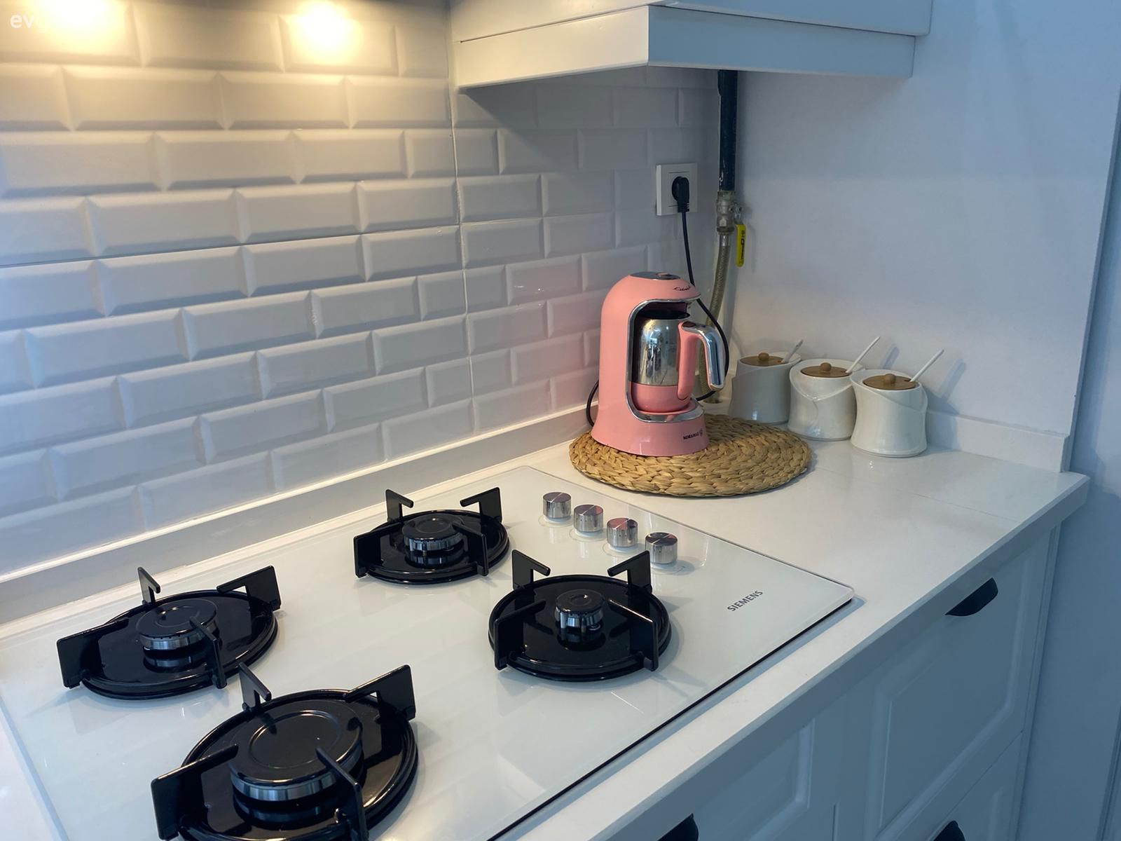 Shaker kapaklı dolaplar, Mutfak, Beyaz, Mutfak tezgahı, Mutfak tezgah arası, Metro seramik, Seramik