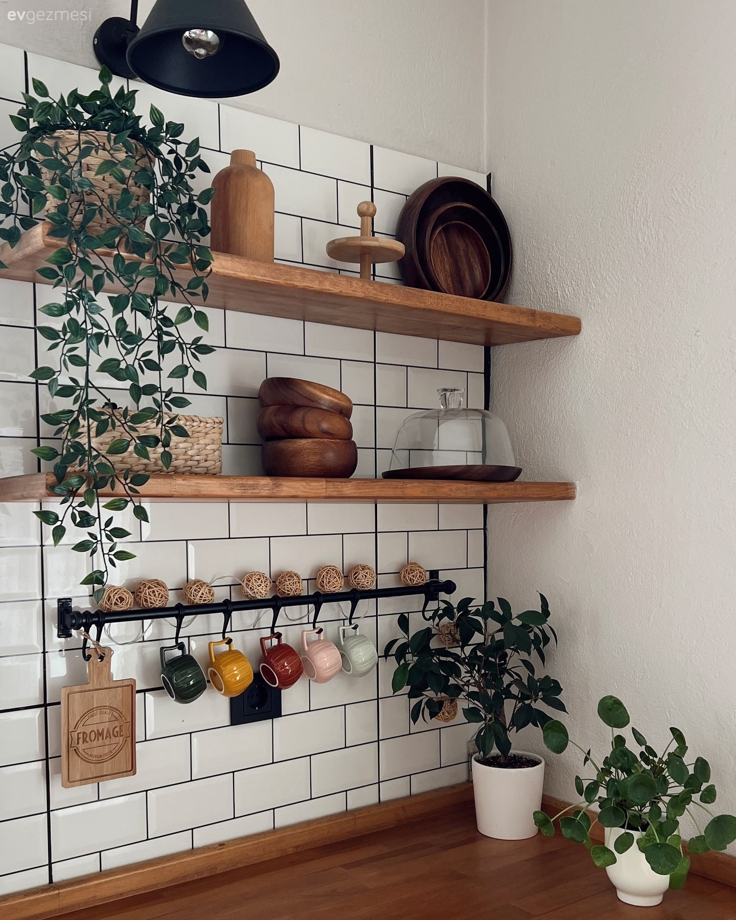 Bu Hatay'daki Köy Evinin Odalarında Ortak Tema Samimiyet