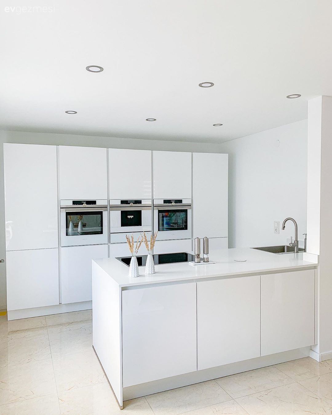 Göz Yormayan Parçalarla Albeni Kazanan Bu Evde Her Şey  Tam Ayarında!