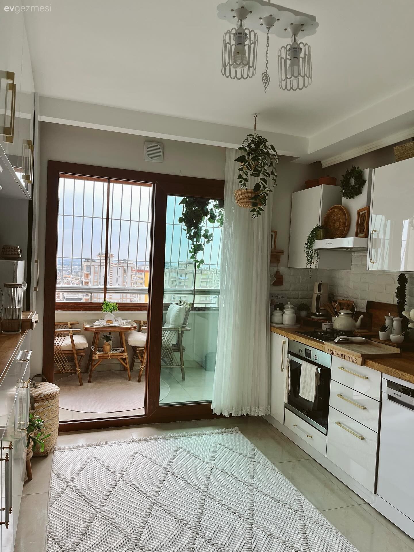 Bu Adana Evinde İskandinav ve Bohem Etkisi Hakim