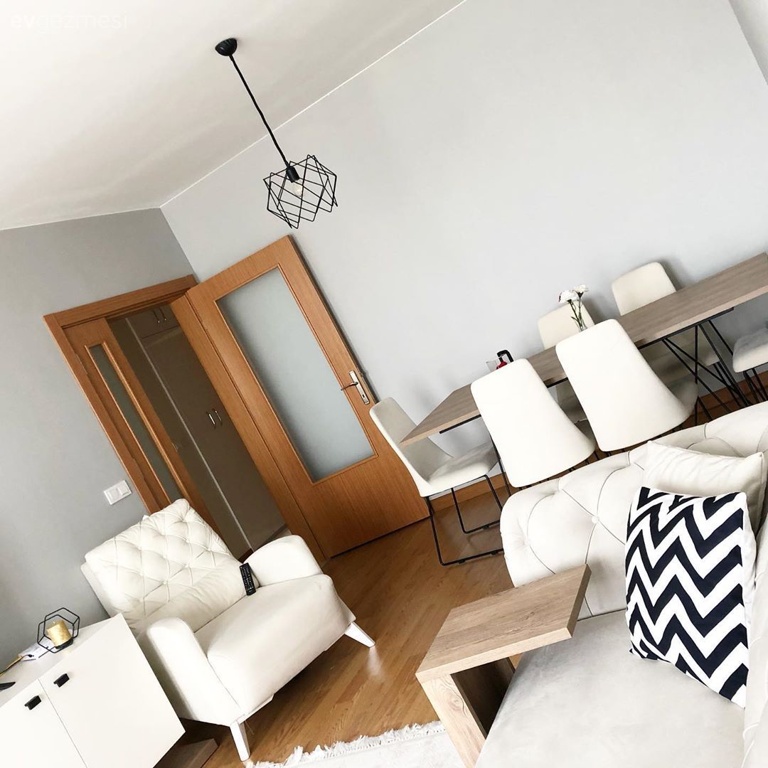 Ev Gezmesi: Bu Minimalist Ev Her Detayında Sadeliği Kutluyor