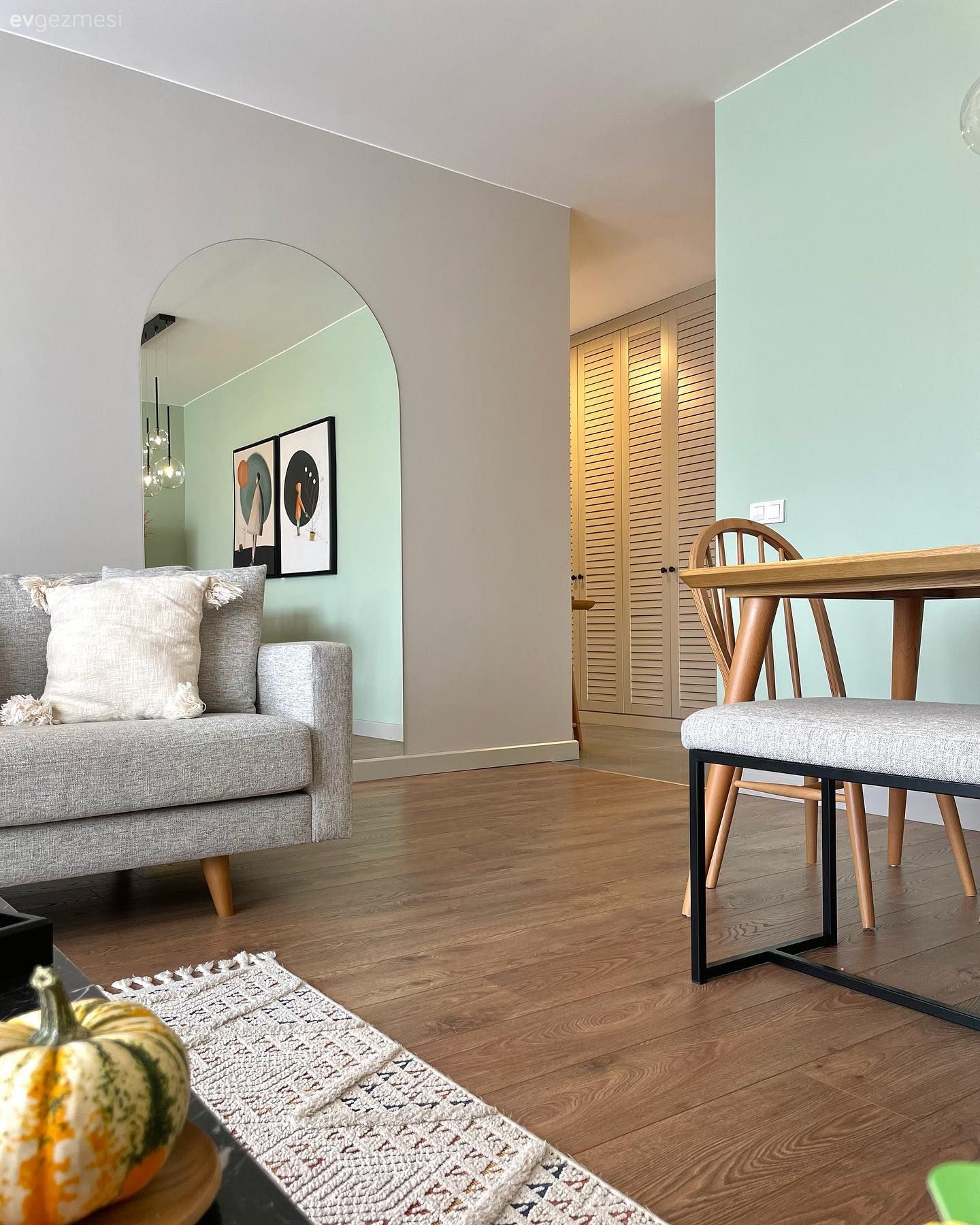 İç Mimar Elinden Çıkan Bu Daire Gösterişe Kaçmayan Şıklığı Seçmiş!