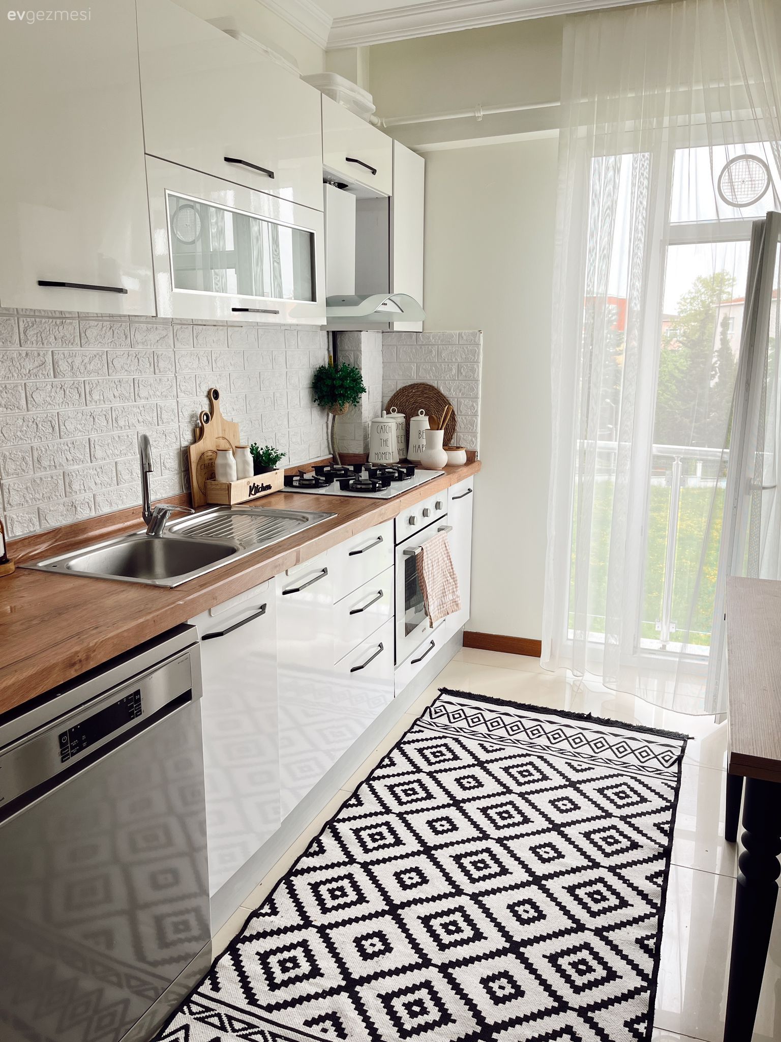 Bu Modern Dekorda Şatafat Yok Şıklık Çok!