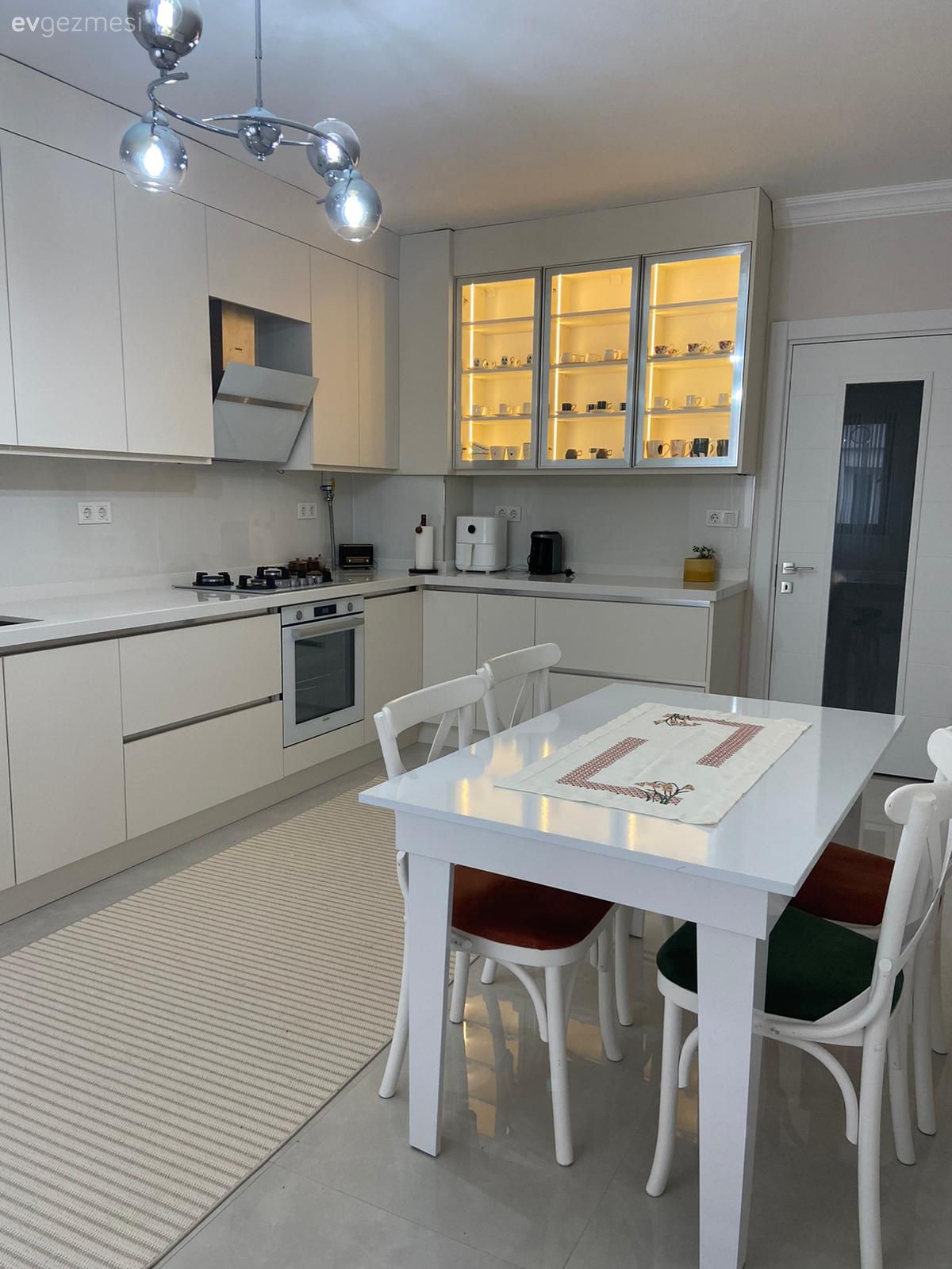 10 Yıllık Mutfak Tadilattan Sonra Daha Çok Ferahlamış