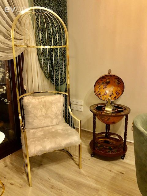 Kafes berjer, Altın, Beyaz, Fon perde, Perde, Tül perde, Yan sehpa, Sehpa, Dekoratif Objeler