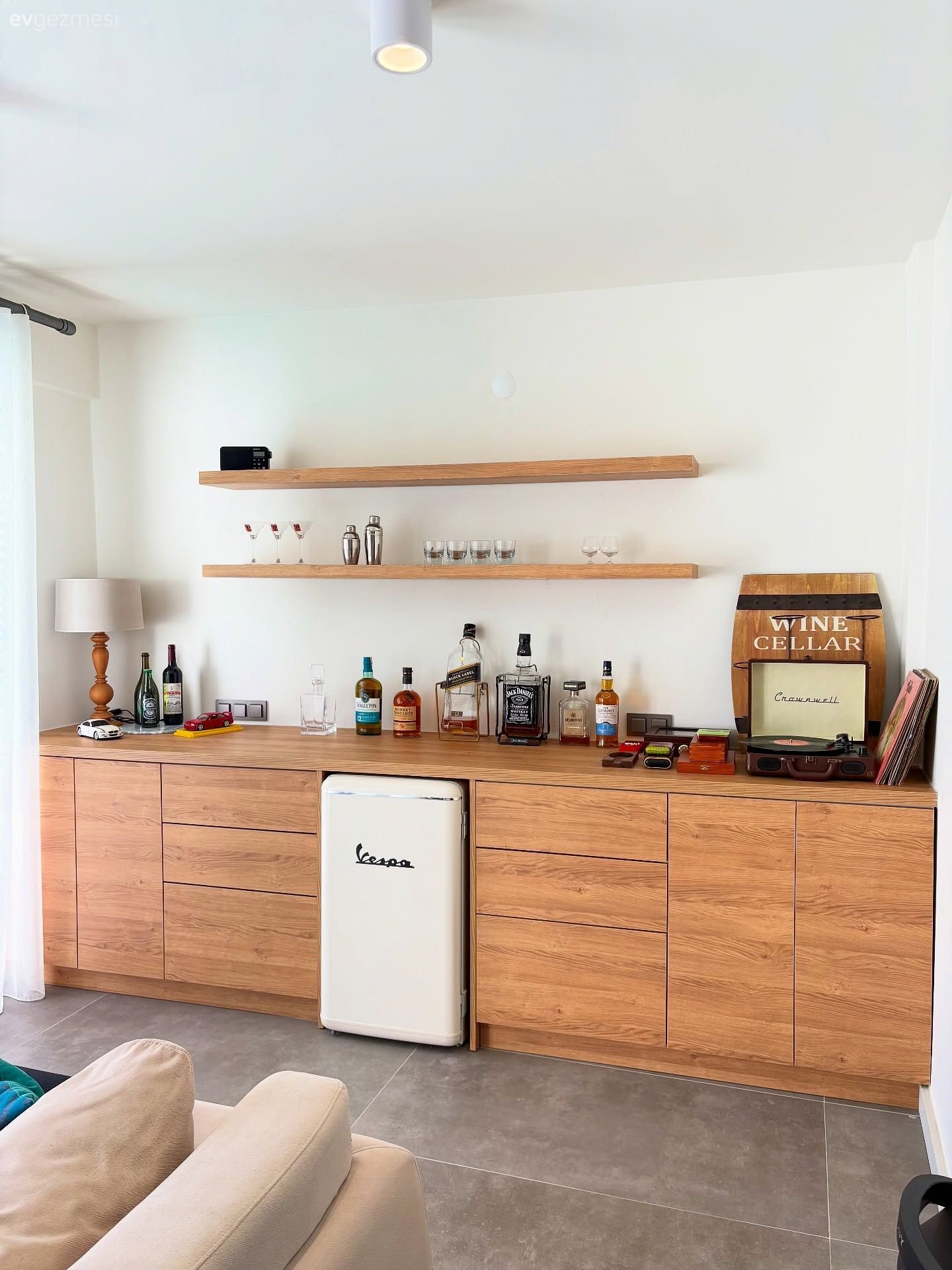 Bu Milas Evinde Ortamın Karakterini Sanatsal Dokunuşlar Belirlemiş