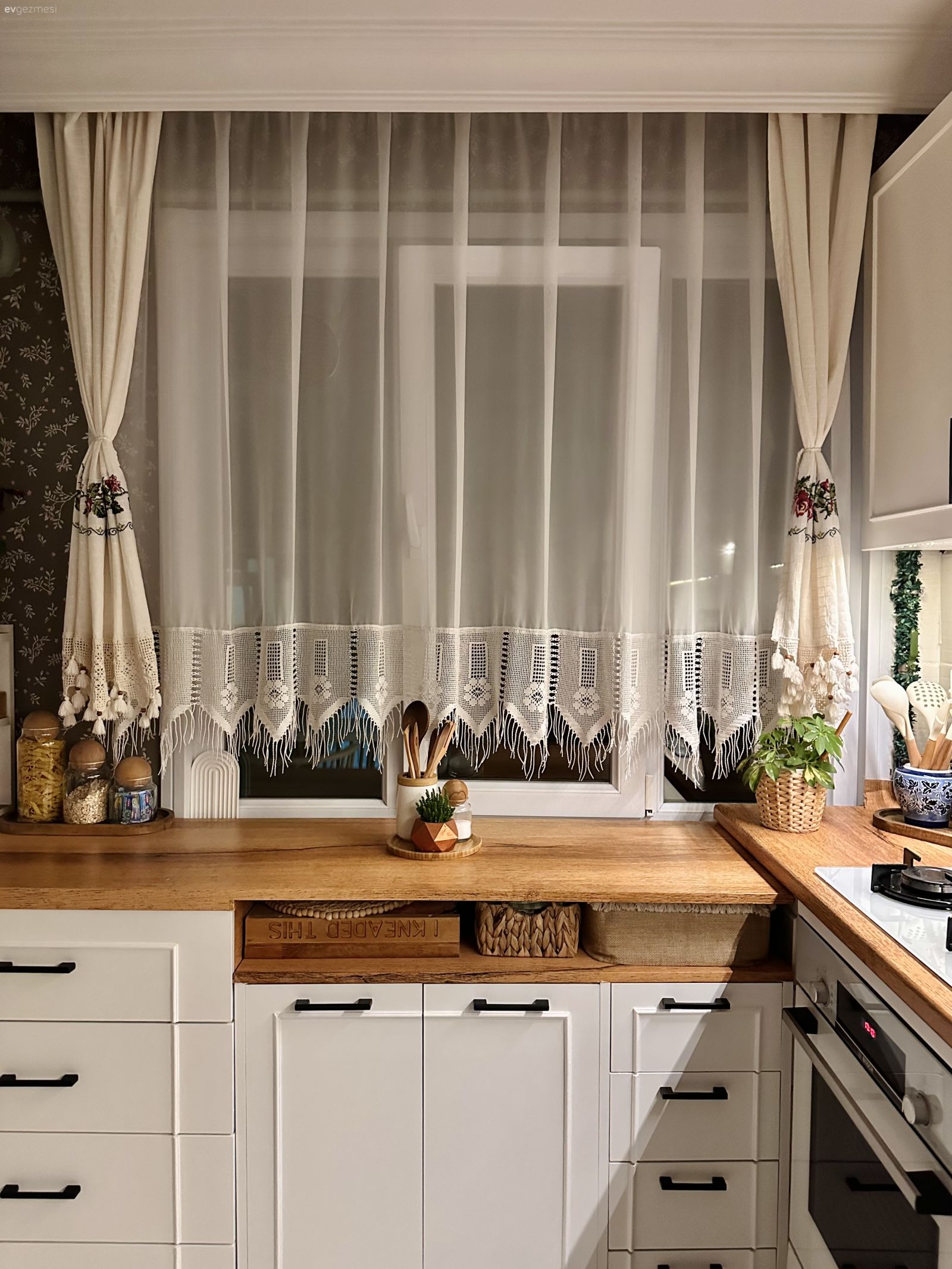 Evinize Taze Bir Soluk Katacak Mutfak Tül Perde Modelleri!