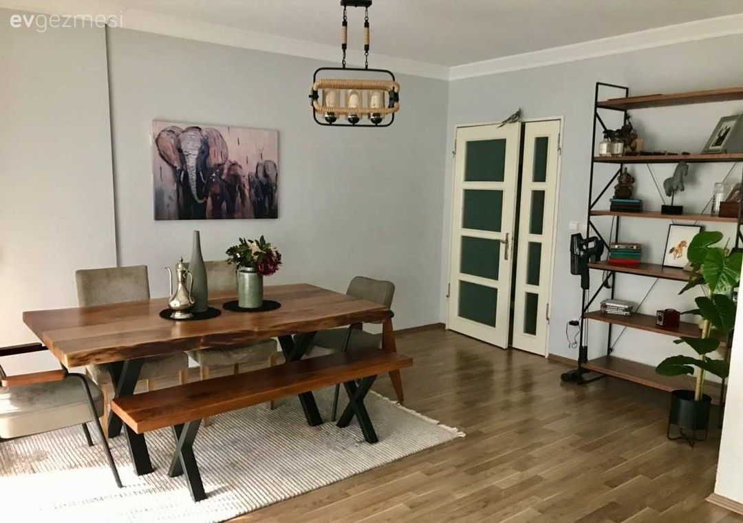 Yemek Odası, Ahşap Mobilya, Bank, Sandalye, Yemek masası, Avize, Aydınlatma, Yemek odası avizesi, Vitrin, Ev bitkisi