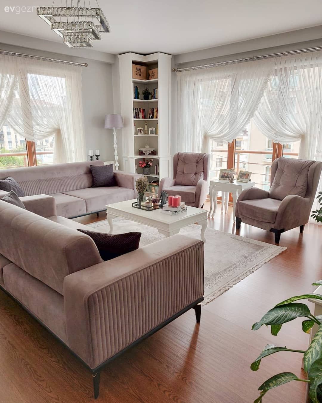 2021 Yılından Ev Gezmeleri: Yılın En Sevilen Salonları!