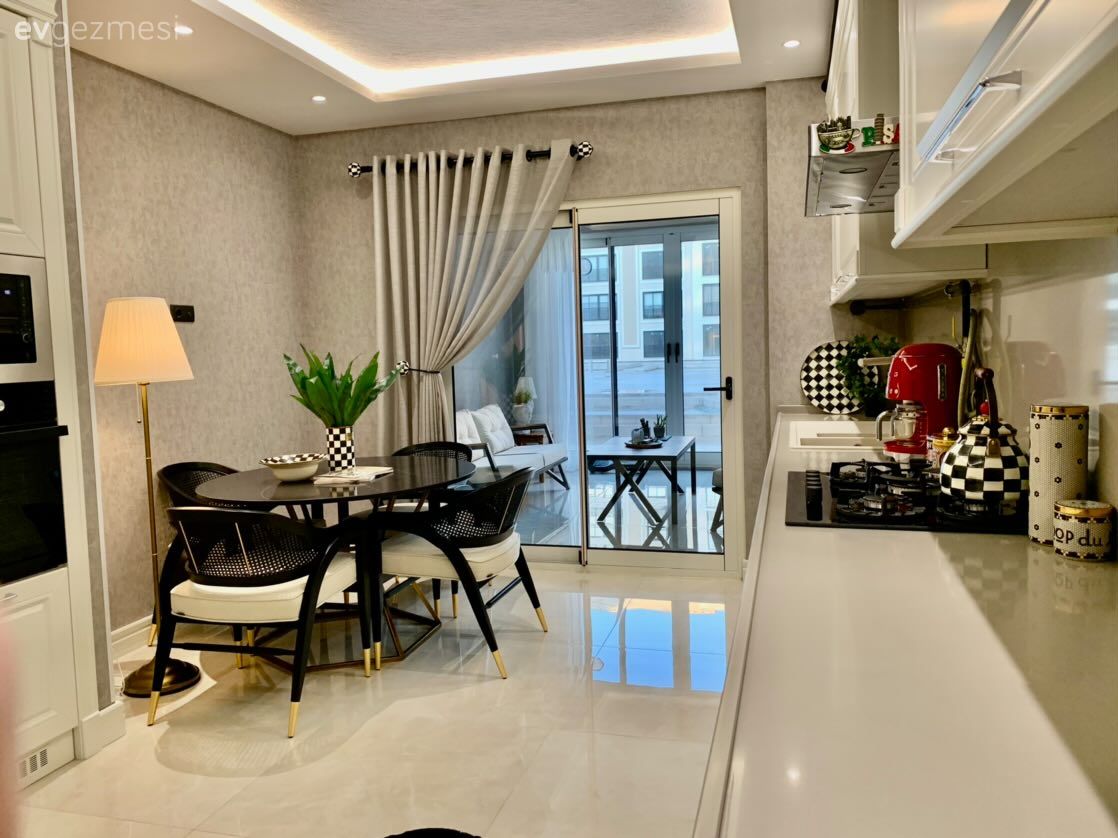 Bu Balıkesir Evinin Karamsarlığa Tahammülü Yok!