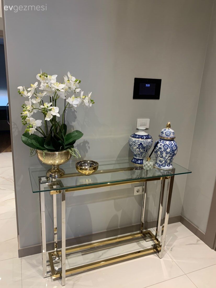 Bu İzmir Evi İçin Gold Yansımaların Yeri Apayrı