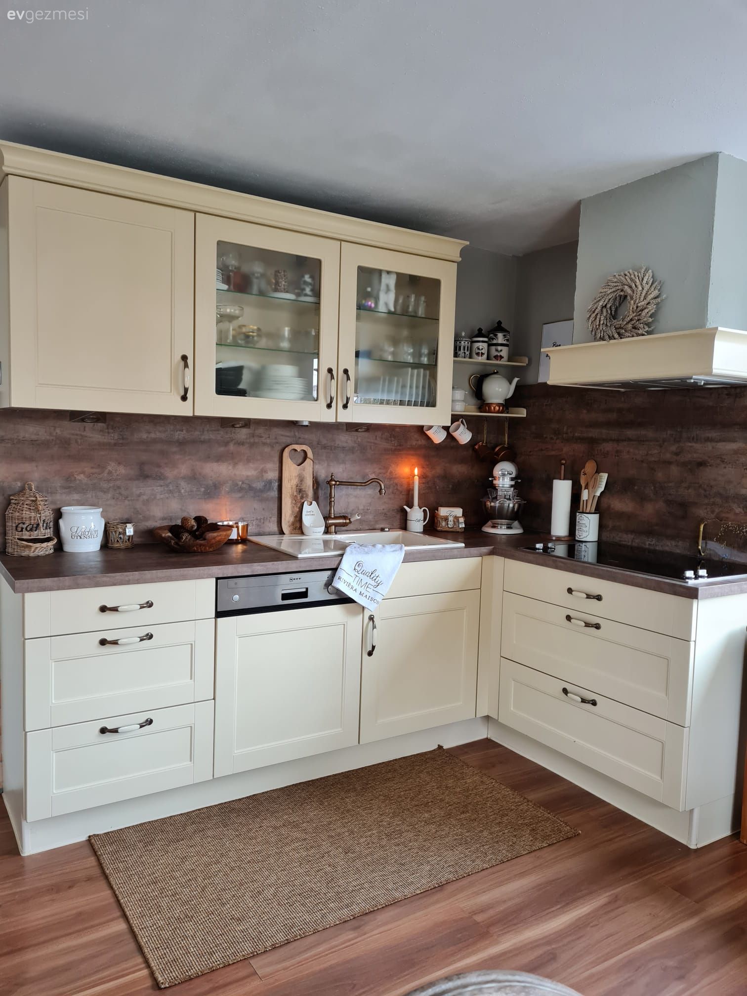 Keskin Hatları Sevmeyen Bu Evde Her Alanın Yumuşak Tavrı Var!