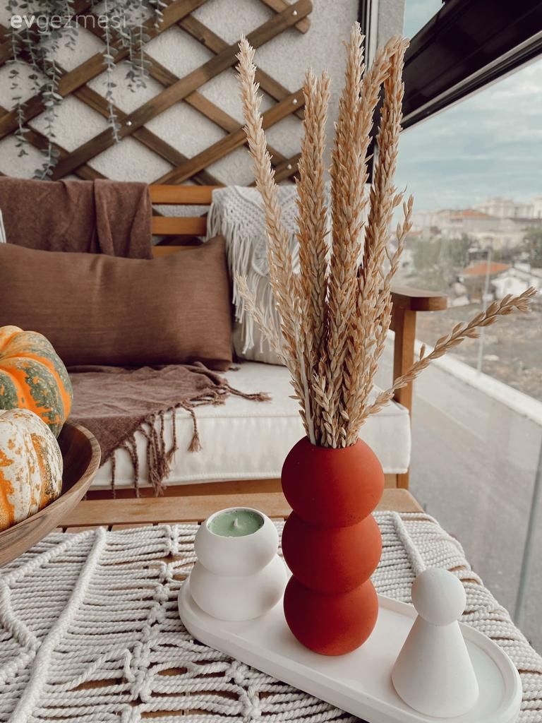 Ev Gezmesi: Bohem Rüzgarın Estiği Keyifli Bir Balkon!