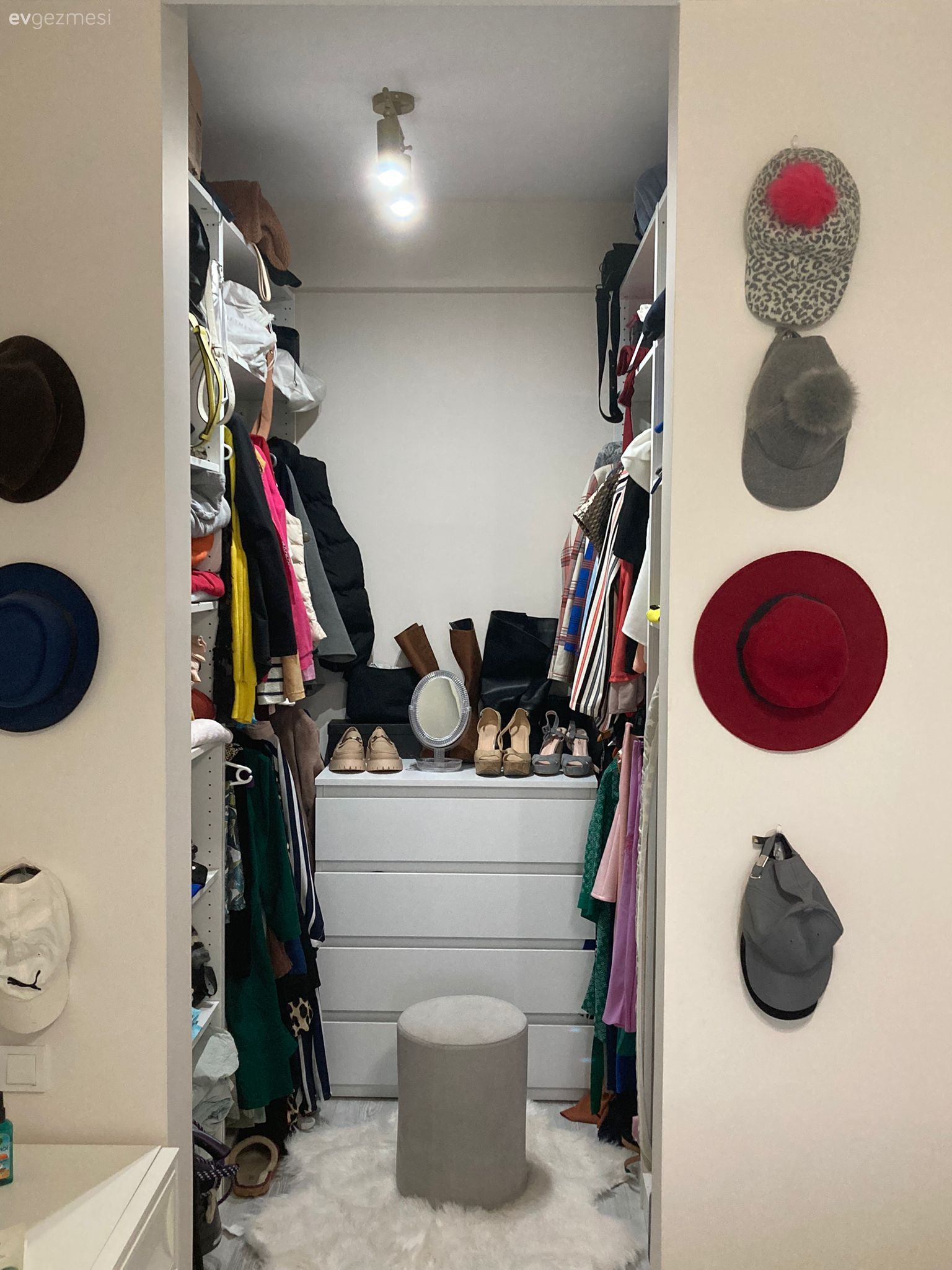 Giyinme odası, Beyaz