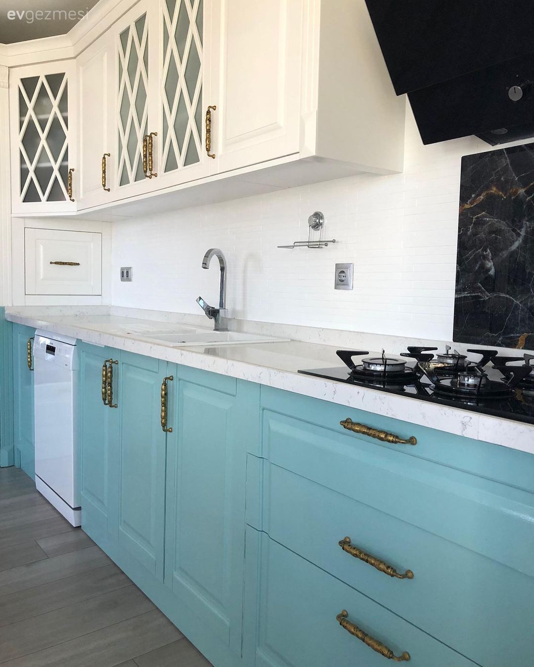 Öncesi&Sonrası: Mavinin Enerjisi Bu Mutfağa Çok Yakışmış!