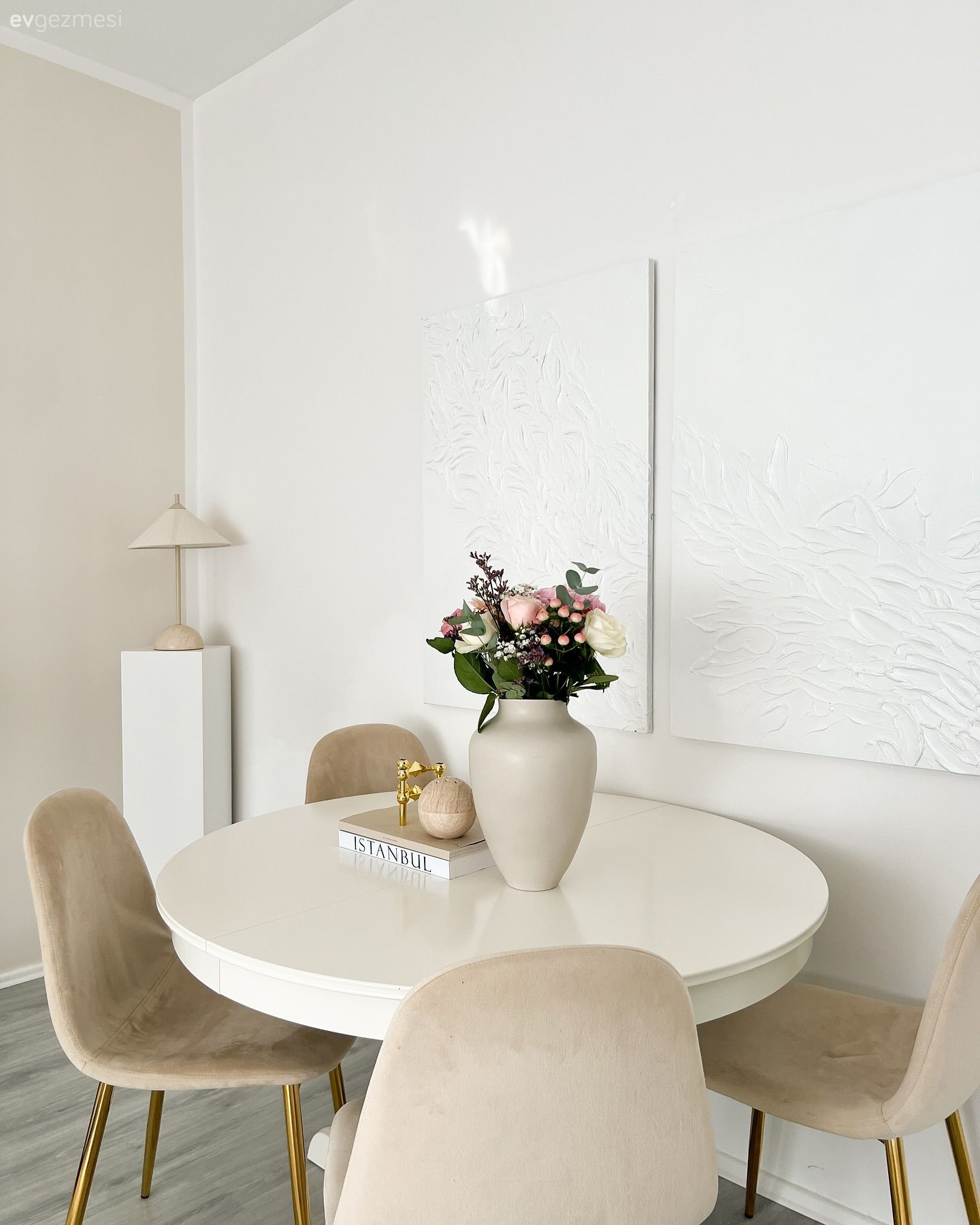 Yemek masası, Sandalye, Beyaz, Krem, Dekoratif Objeler, Vazo, Ev Aksesuar